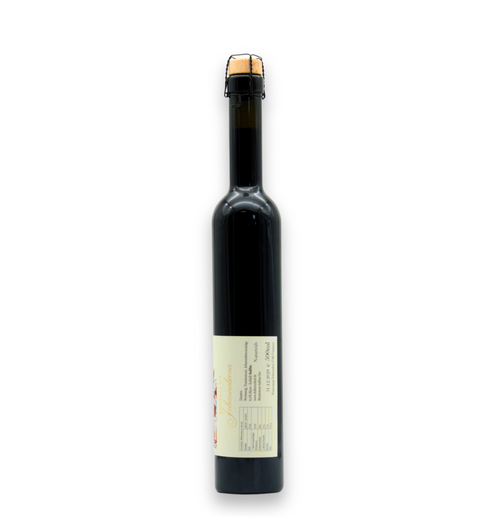 Weinessig mit schwarzen Johannisbeeren